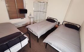 Old Trafford City Centre Events 4 Bedrooms 6 Rooms Sleeps 3 - 8